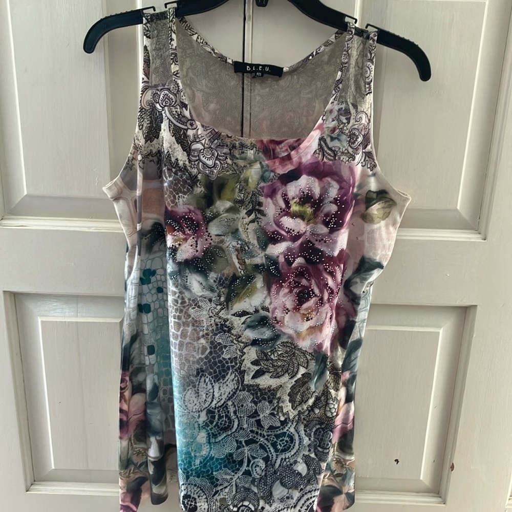 B.L.E.U. Purple and Pink Sleeveless Floral Tank Top
